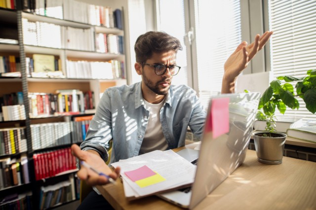 Lavoro, è allarme “Quiet Quitting” tra i giovani: il 74% dei Gen Z e Millennial vuole cambiare azienda nel 2023